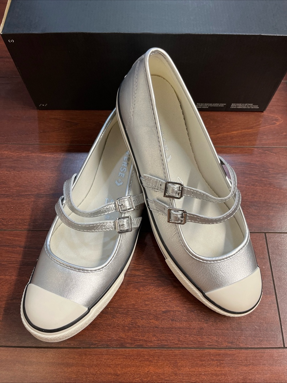 Womens 10.5 Converse Dainty Mary Jane OX Slip On Silver Leather A12201C HALF BOX